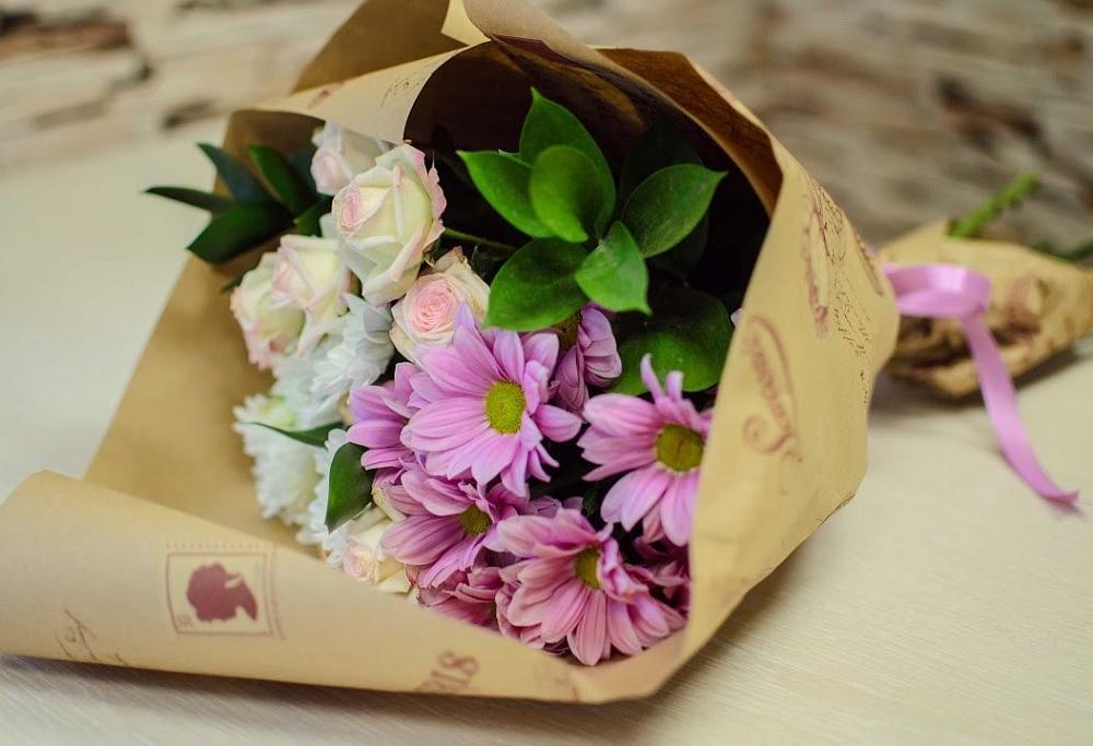 Букет цветов из: Розы и Хризантемы в Бодайбо