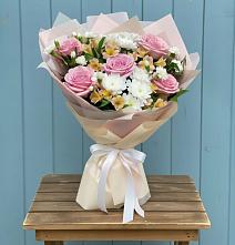 Букет цветов из:  Гвоздики, Орхидеи и Розы #REPLACE_PRED# Бодайбо