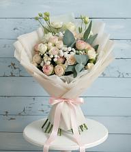 Букет цветов из:  Розы и Лизиантусы в Бодайбо