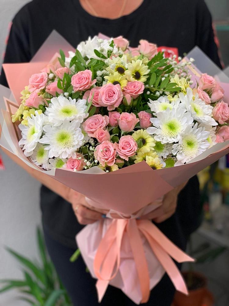 Букет цветов из: Розы и Хризантемы в Бодайбо
