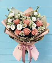 Букет цветов из:  Розы, Альстромерии и Лизиантусы в Бодайбо