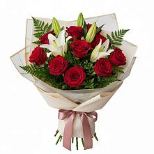 Букет цветов из:  Лилии и Розы в Бодайбо