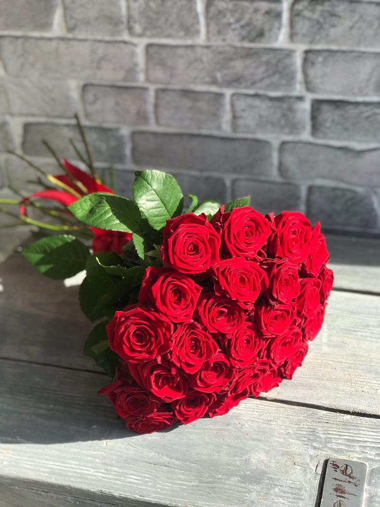 Букет Красные розы Фридом в Бодайбо