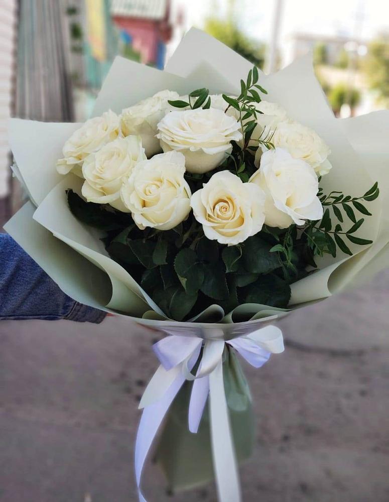 Букет Белые розы Проуд в Бодайбо