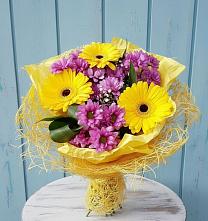Букет цветов из:  Хризантемы и Герберы в Бодайбо