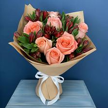 Букет цветов из:  Розы и Альстромерии в Бодайбо
