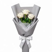 Букет 3 белые розы в Бодайбо
