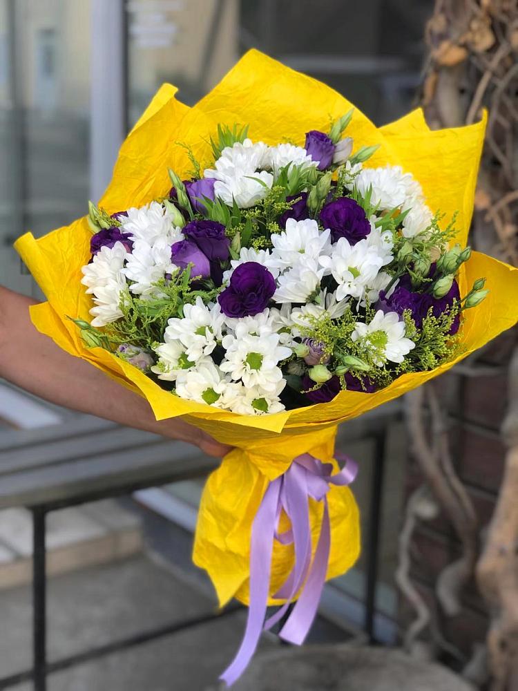 Букет цветов из: Ирисы, Хризантемы и Ромашки в Бодайбо