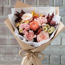 Букет цветов из:  Гвоздики, Хризантемы и Розы в Бодайбо