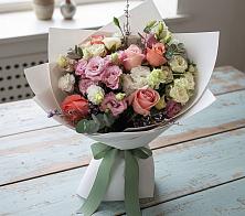 Букет цветов из:  Розы, Лизиантусы и Гвоздики в Бодайбо