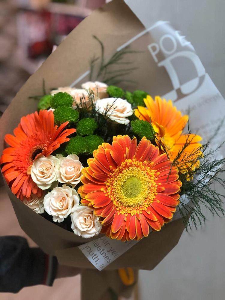 Букет цветов из: Герберы, Хризантемы и Розы в Бодайбо