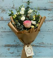 Букет цветов из:  Розы и Лизиантусы в Бодайбо