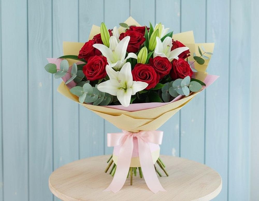 Букет цветов из: Лилии и Розы в Бодайбо
